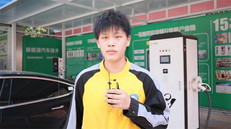 中考之外，技術之路——劉文豪的16歲選擇