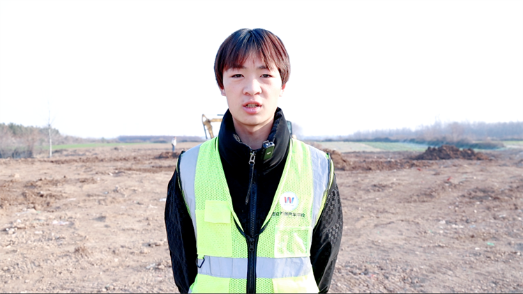 舒晨的轉型之路：從文化課到挖掘機技術，追夢不止步