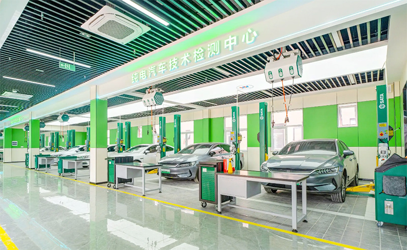 西安學汽修，汽車維修專業前景怎么樣？學汽修哪個學校好？