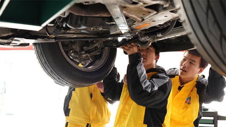 西安萬通VS其它學校，差別不止一點點！