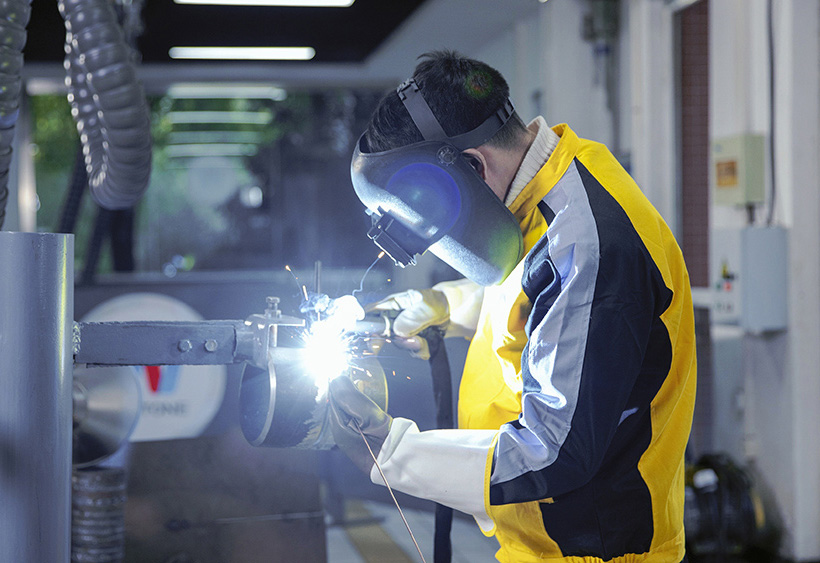 學焊接需要多久？學電焊好找工作嗎？學完工資能有多少？