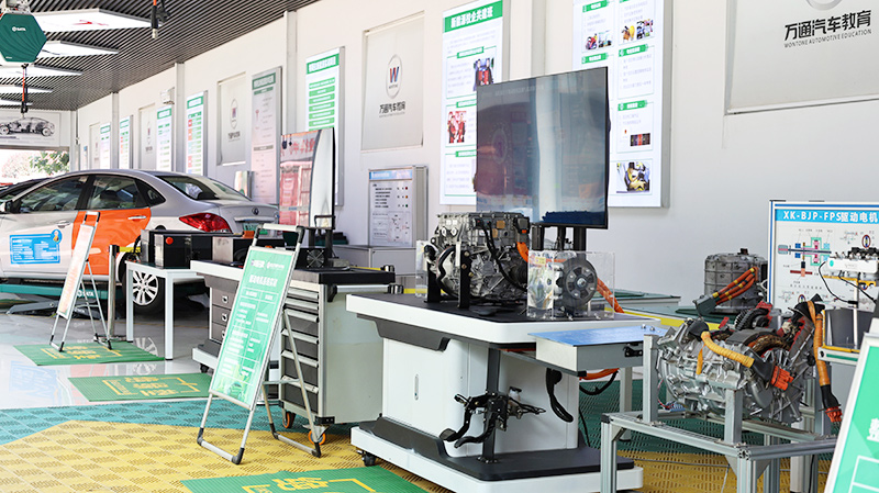 成年人學什么技術好？選對賽道很重要，告別低薪與不穩定