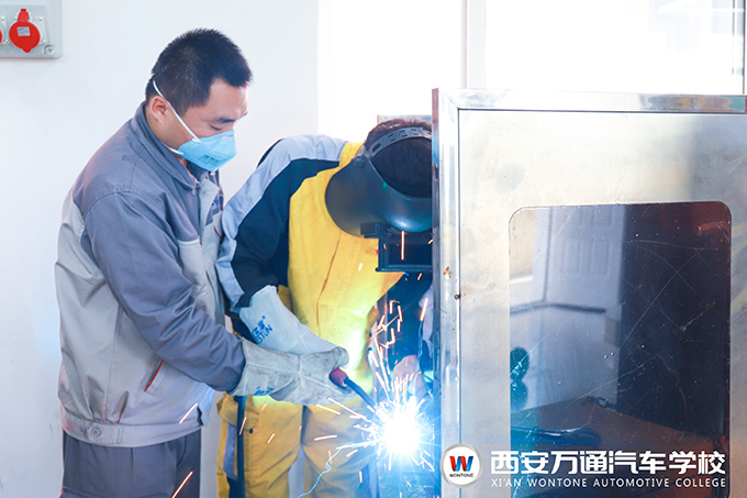 西安短期焊工培訓多少錢？短期培訓就業學校哪家好？