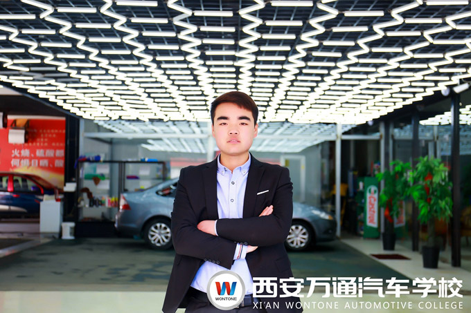 車爵士分店店長——西安萬通學子陳強強 車爵士分店店長——西安萬通學子陳強強