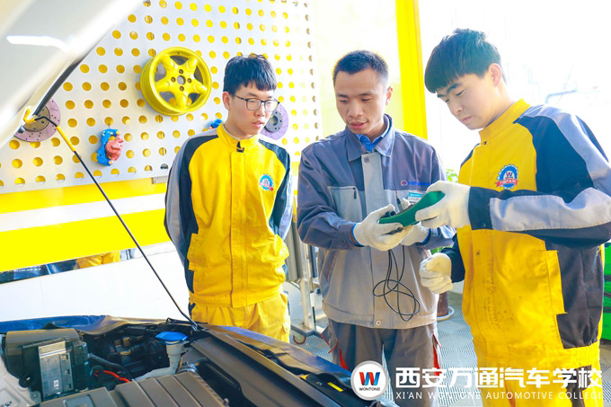 西安萬通汽車學校實訓教學課堂 西安萬通汽車學校實訓教學課堂