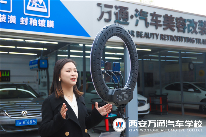 企業總監在線解密行業前景，與學子暢談職業發展