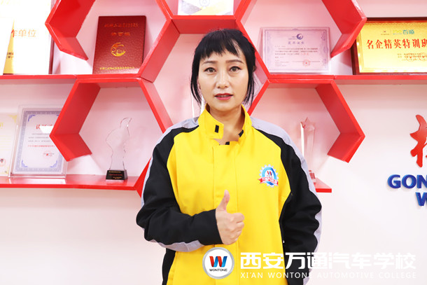 女老板來萬通進修技術：汽修行業(yè)不只是男性的天下！