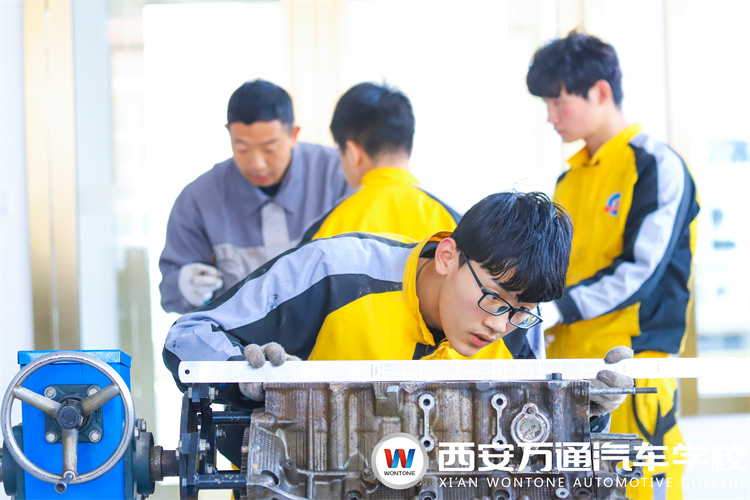 想學汽修技術的年輕人如何選擇？汽修店和汽修學校哪個好？