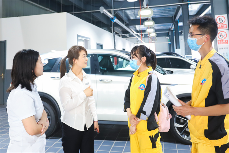 萬通學子的就業率這么高，是因為...