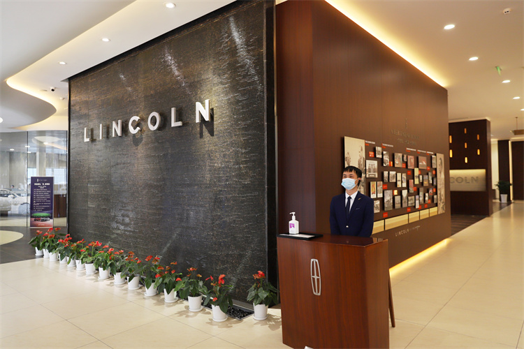 西安萬通汽車學(xué)校&中聯(lián)實(shí)業(yè)集團(tuán)（林肯4S服務(wù)中心）校企定制班火熱招生中！