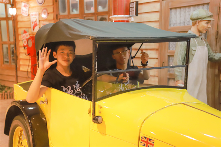 老同學，新朋友，讓我們一起相聚在萬通