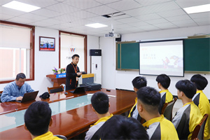 優(yōu)信二手車到我校開展專場招聘會