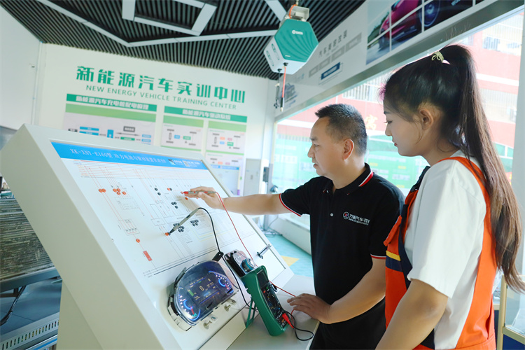 工信部預計：到2025年新能源汽修人才缺口率或達80%！