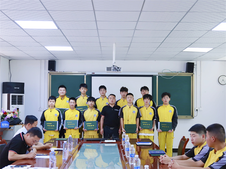 感恩母校，揚帆起航！我們畢業啦！