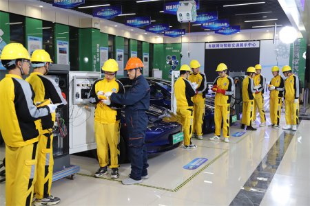 新選擇！歡迎報讀新能源充電樁運維技師專業！